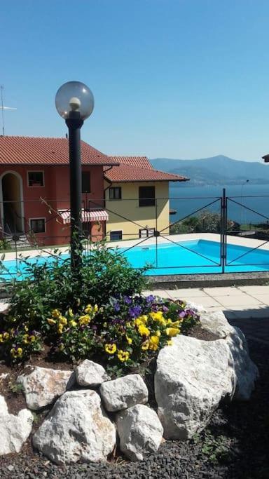 Luxurious Attic-Swimming Pool Villa Riva di Solto Exteriör bild